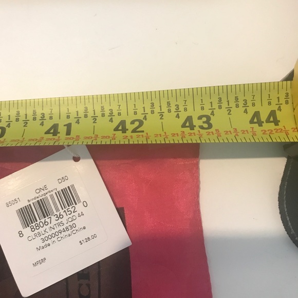 Coach scarf/wrap - Picture 4 of 5